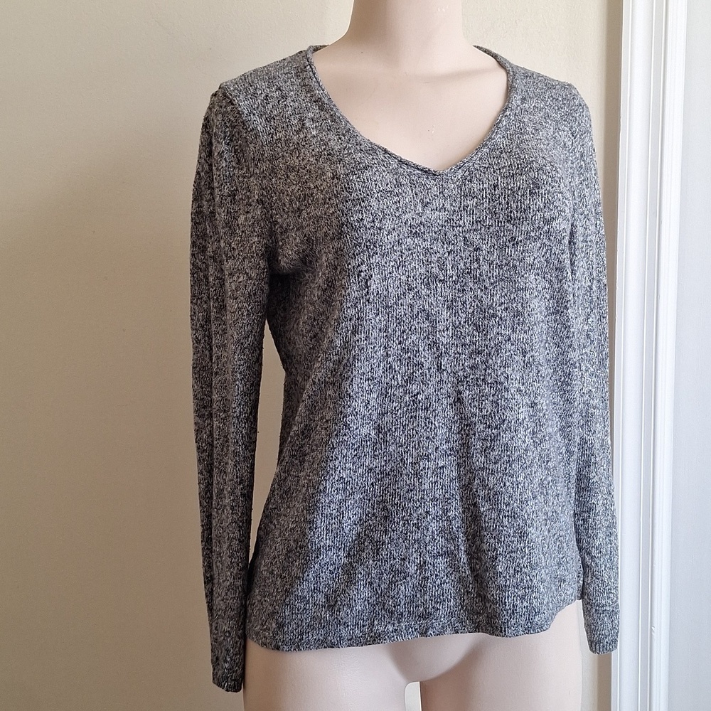 ​Old Navy Gray Marled V-Neck Knit Sweater - Size M